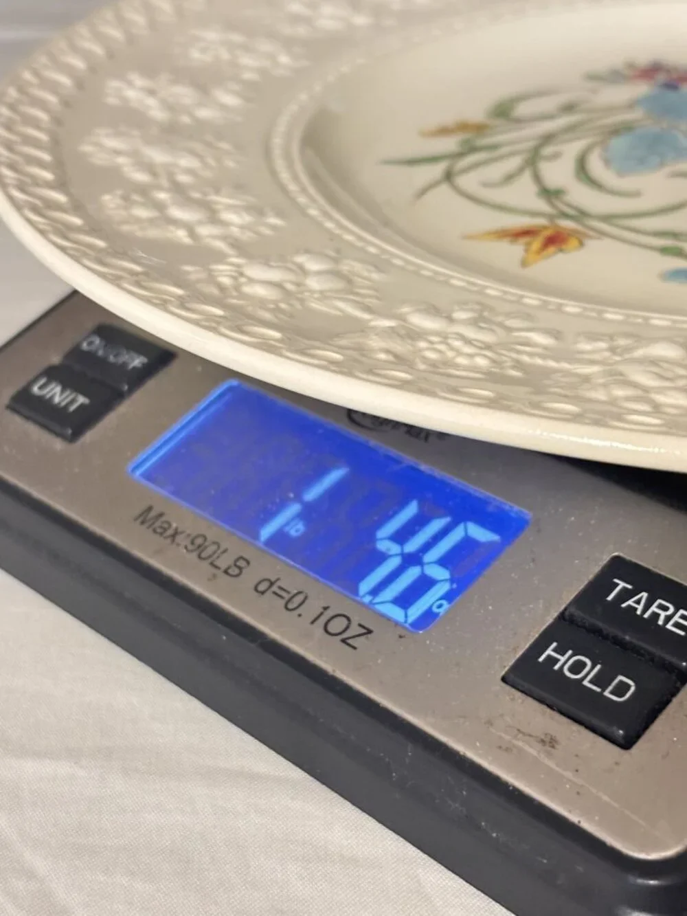 Wedgwood Wellesley Pattern 934 Floral Embossed Dinner Plate Made In England 10.5